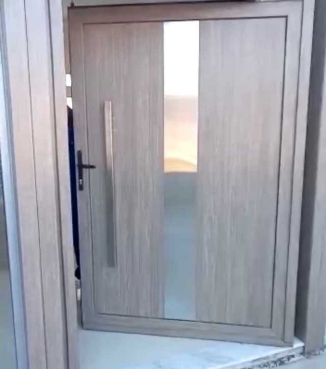 puerta entrada pvc